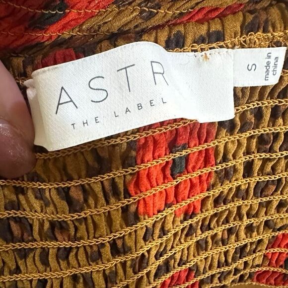 ASTR The Label Animal Print Floral Crop Top Mob Wife Office Siren Size Small - Picture 7 of 16